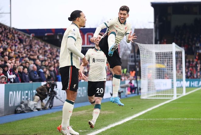 17岁273天，卡尔是拜仁队史德甲单场传射建功最年轻的球员